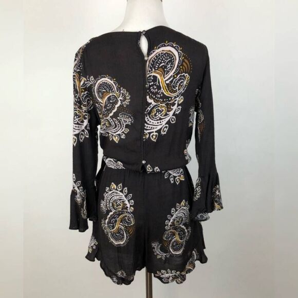 Free People All The Right Ruffles Paisley Romper NWOT Size Small - Picture 3 of 12